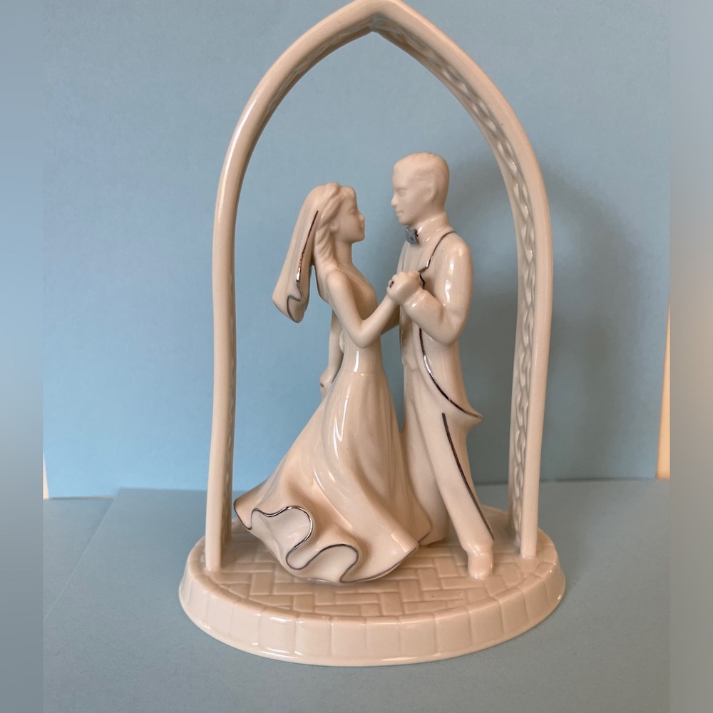 LENOX 2001 cis hetero wedding cake topper 🍦🏆 cream & gold